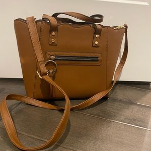 Structured medium purse